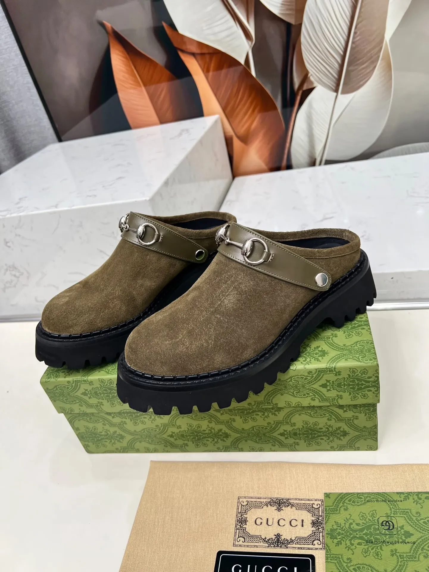 👟👟Ex-factory price 480👟👟 GUCCI British-style fashion slippers, lazy design back stumbling ➕thick sole increased height, empty back shape looming with exposed ankles, super cool when walking, age-neutral style, wide audience, Fabric: cowhide, mercerized cow suede Lining/foot pad: cowhide Outsole: foam outsole Heel height: 5cm Number of yards: 35-42 (customized numbers at both ends) Color: 4 colors available: black, brown, and military green Packing: card, bag